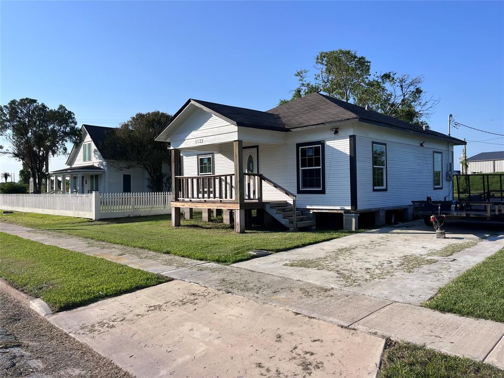 1122 W 2nd Street, Freeport, Texas image 2