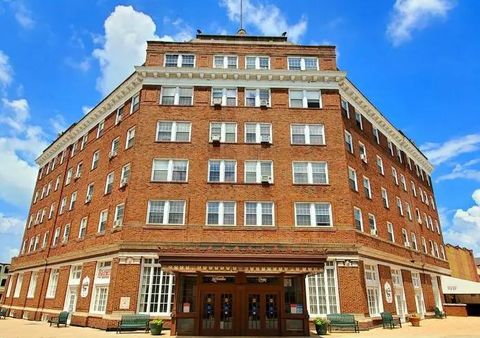 Photo of 208 W State St St, Huntington, IN 46750 (MLS # 15276876)