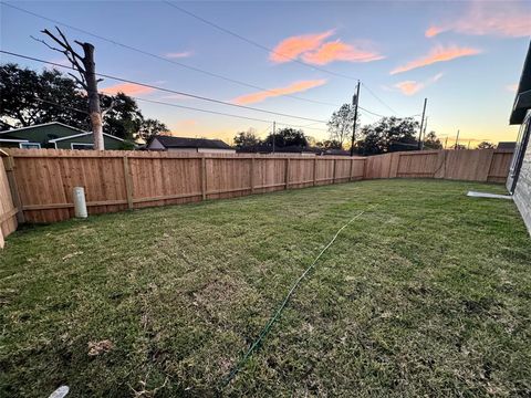 A home in Angleton