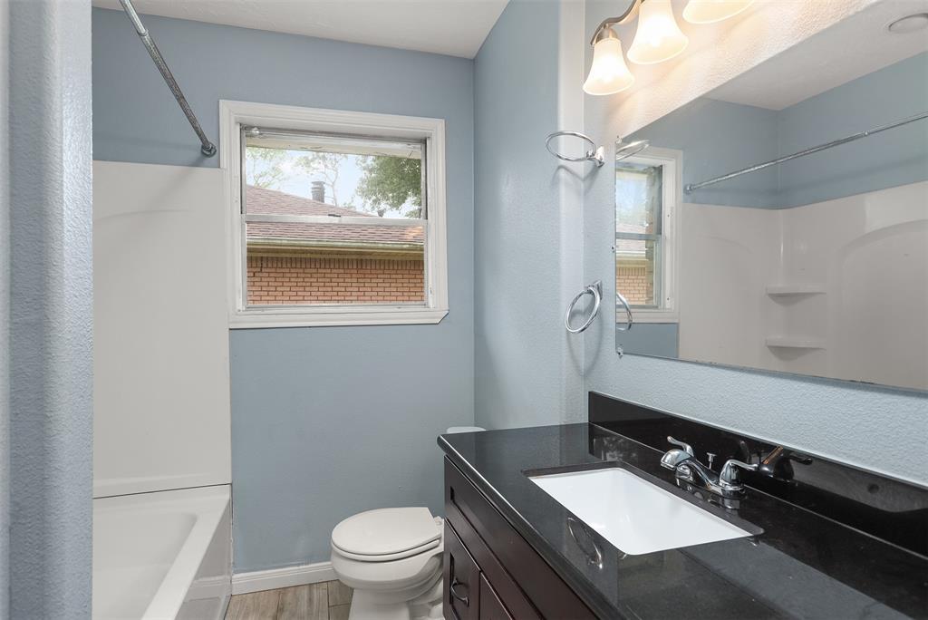 3702 Bayou Circle, Dickinson, Texas image 15