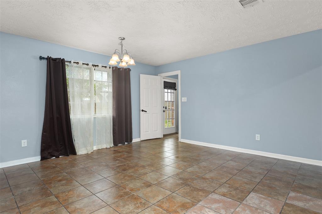 3702 Bayou Circle, Dickinson, Texas image 5