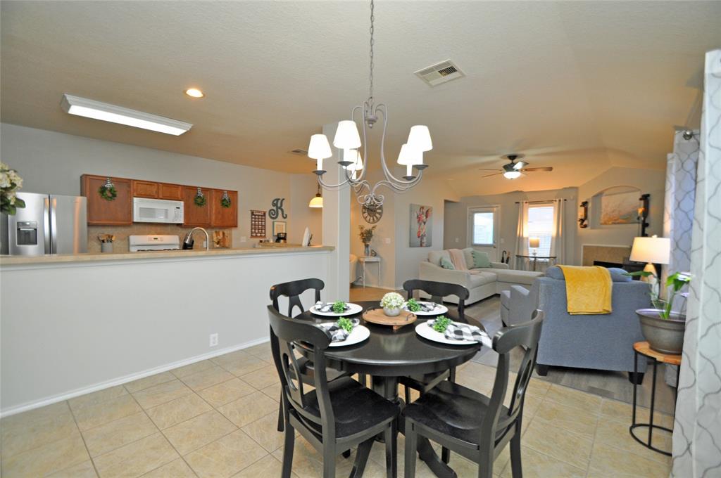 5806 Spring Sunrise Drive, Richmond, Texas image 8