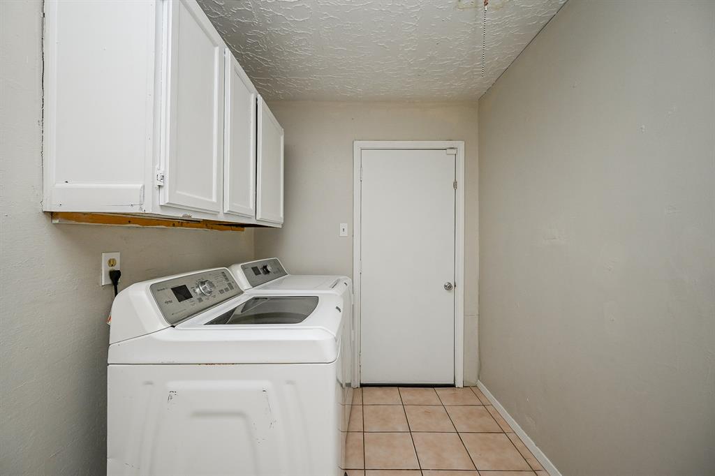 7407 W Fuqua Drive, Missouri City, Texas image 32
