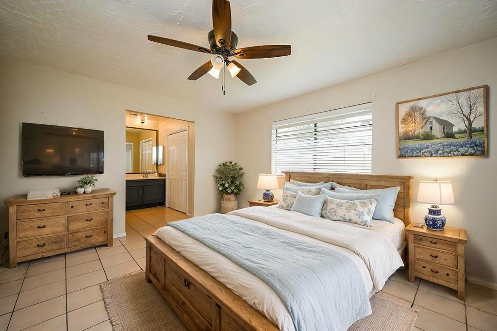 7407 W Fuqua Drive, Missouri City, Texas image 23