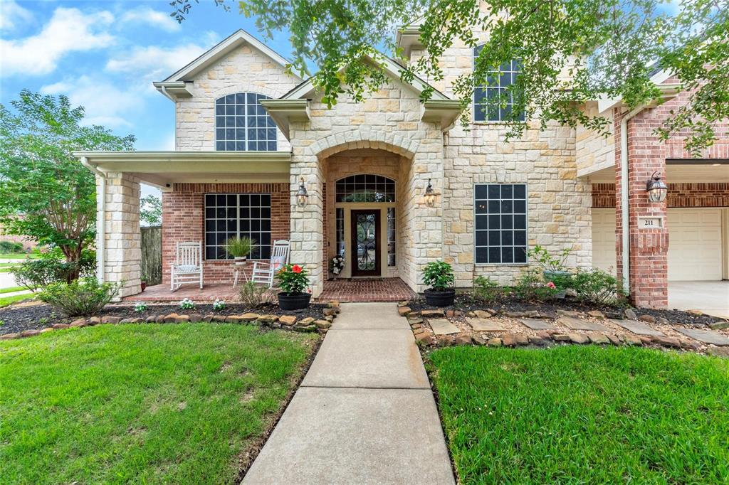 211 Grand Creek Court, League City, Texas image 1