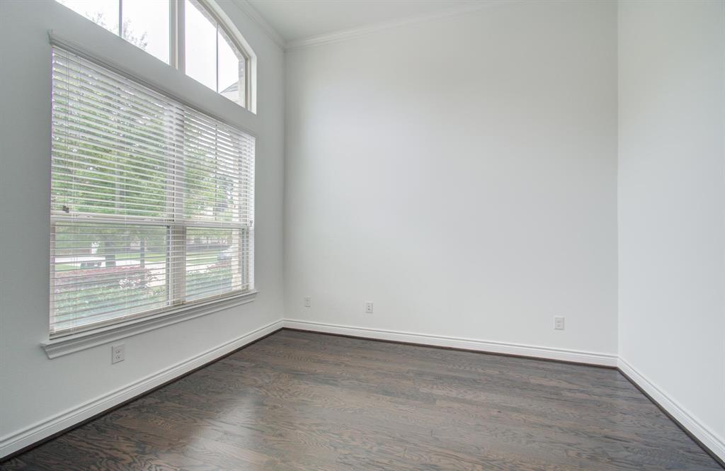 23027 Creek Park Drive, Spring, Texas image 4