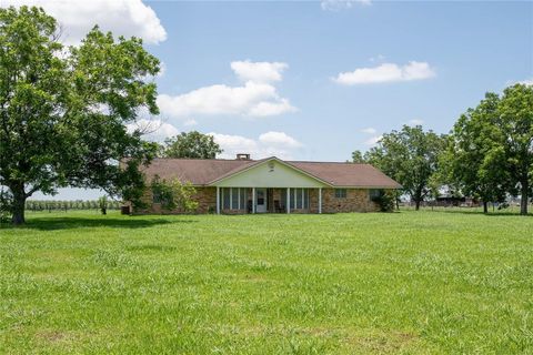 Single Family Residence in Louise TX 552 County Road 315 Rd.jpg