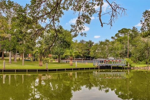 Photo of 107 Bayou Glen Street, Hitchcock, TX 77563 (MLS # 32388068)