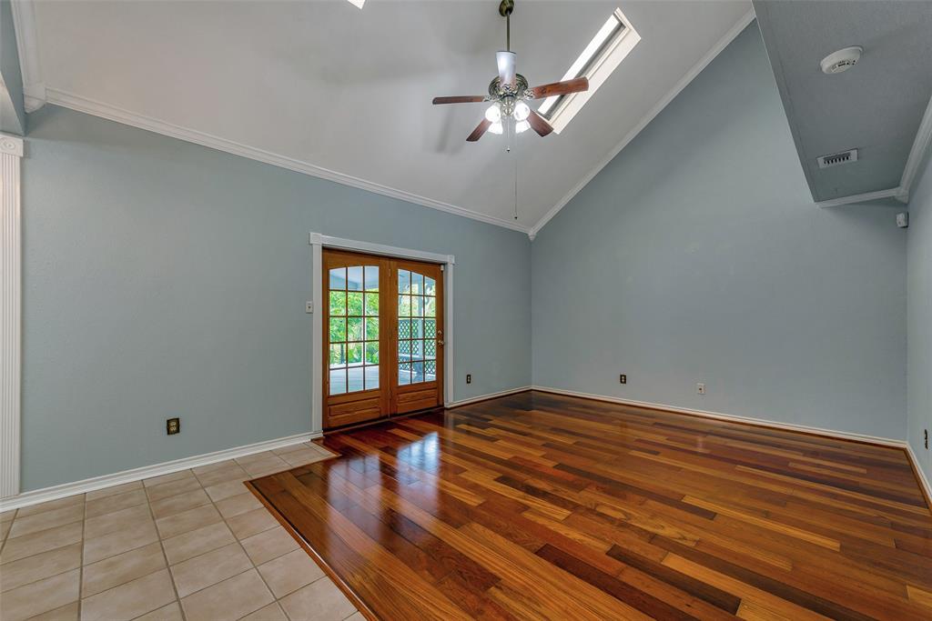 107 Bayou Glen Street