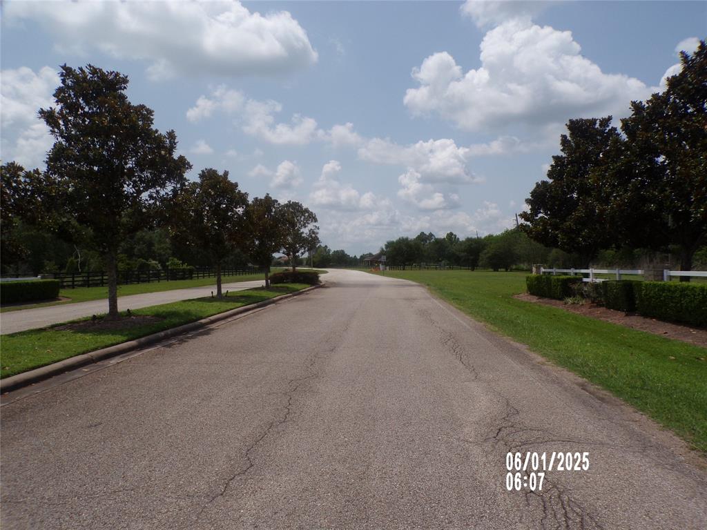3333 Blue Grass Drive, Richmond, Texas image 10