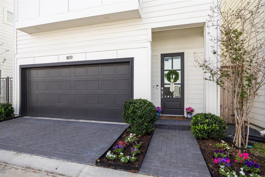 809 Burton Landing Lane, Houston, Texas image 2