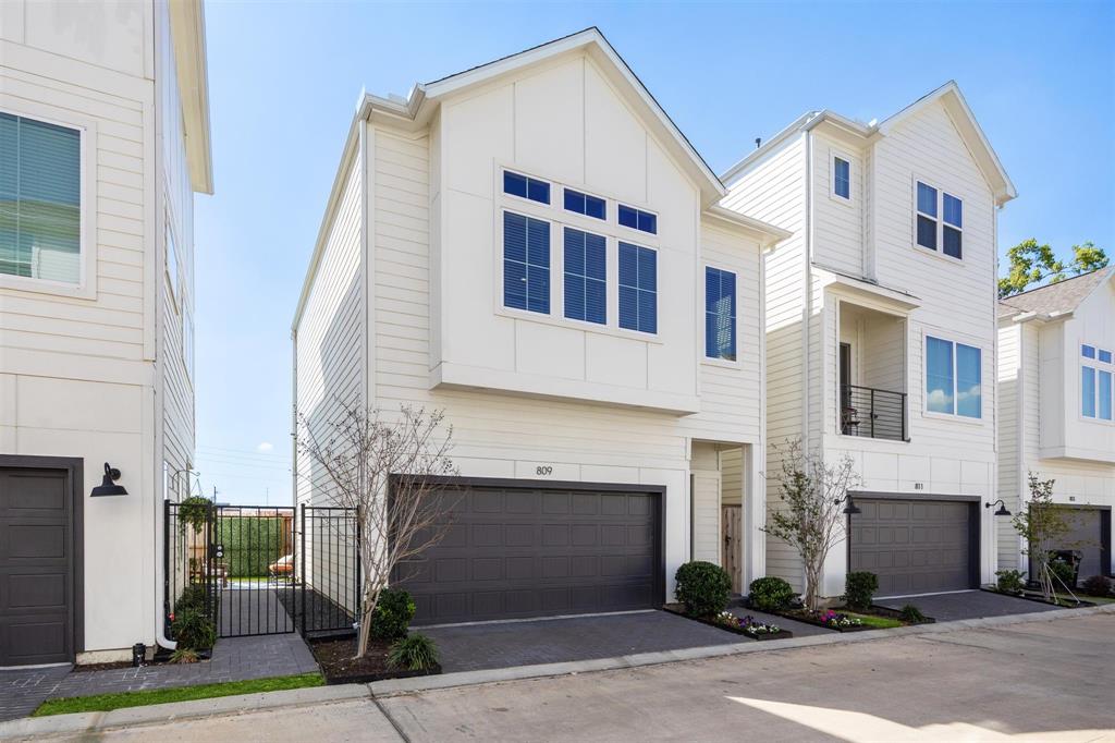 809 Burton Landing Lane, Houston, Texas image 1