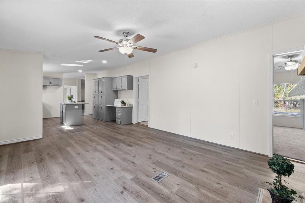 91 Nassau Lane, Point Blank, Texas image 32