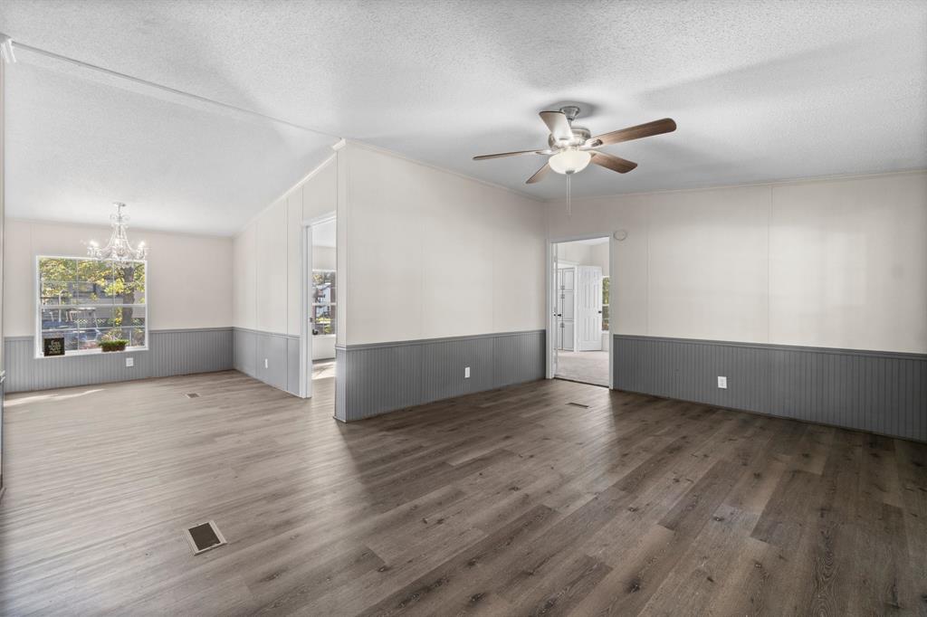 91 Nassau Lane, Point Blank, Texas image 6