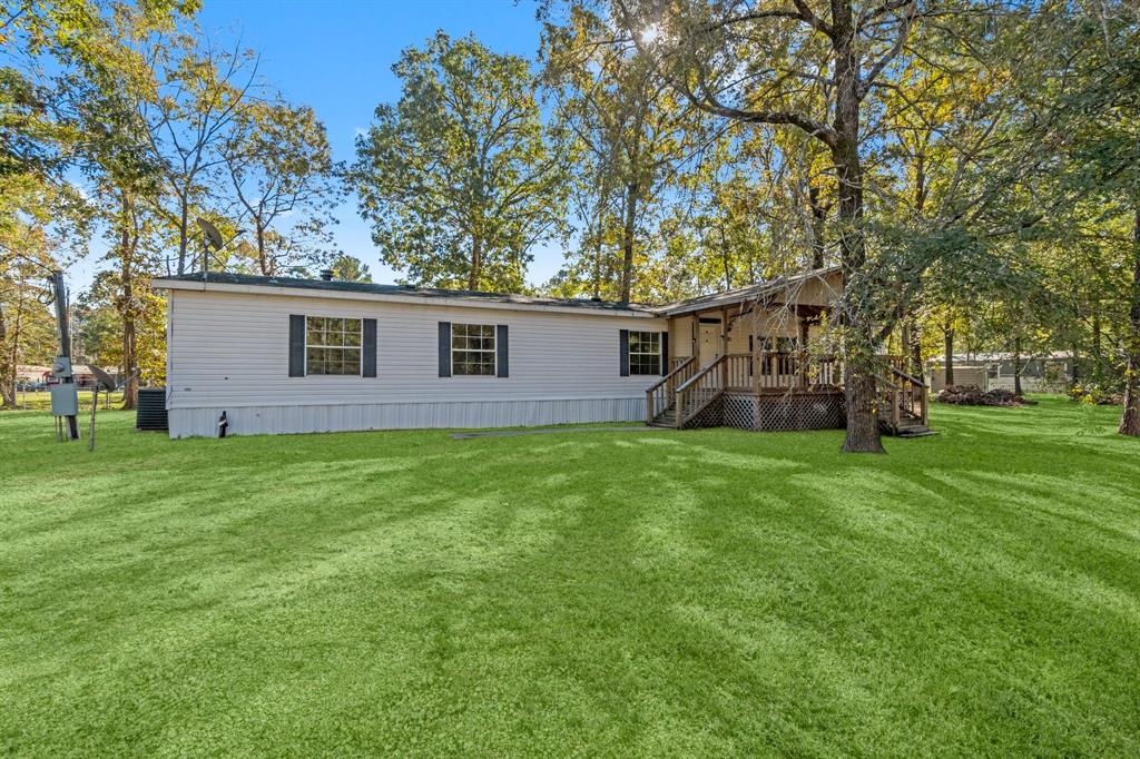 91 Nassau Lane, Point Blank, Texas image 3