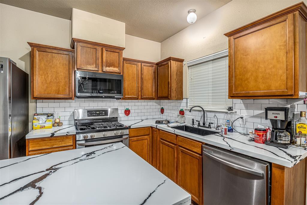 10611 Evergreen Street, Baytown, Texas image 27