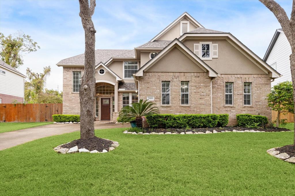 2906 Five Oaks Drive, Missouri City, Texas image 1