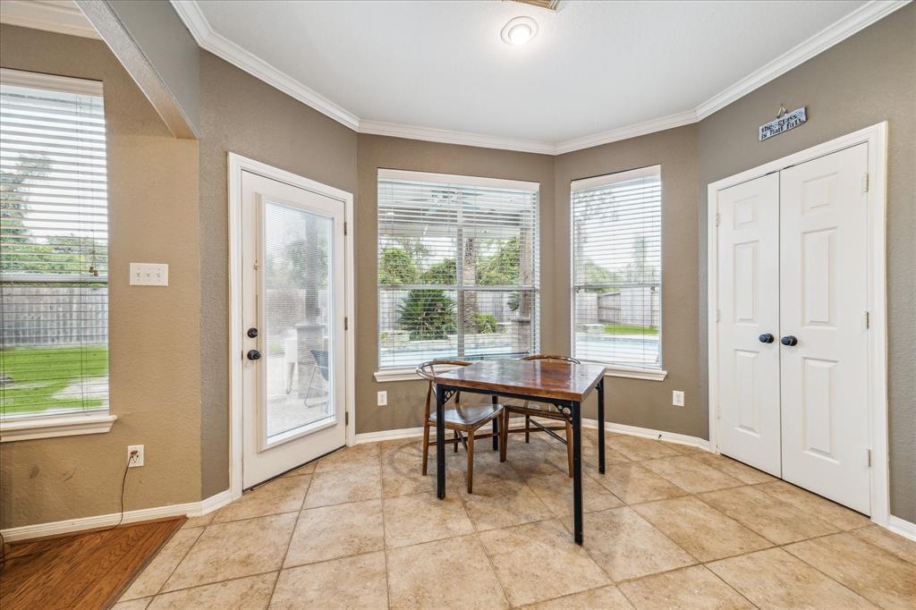 2906 Five Oaks Drive, Missouri City, Texas image 13