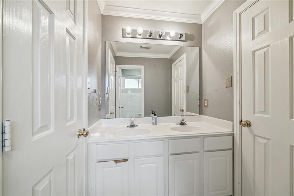 2906 Five Oaks Drive, Missouri City, Texas image 34