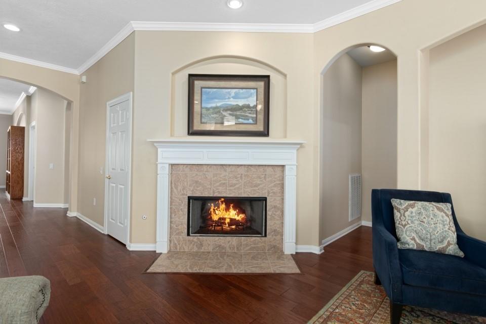 2328 S Venice Drive, Pearland, Texas image 18
