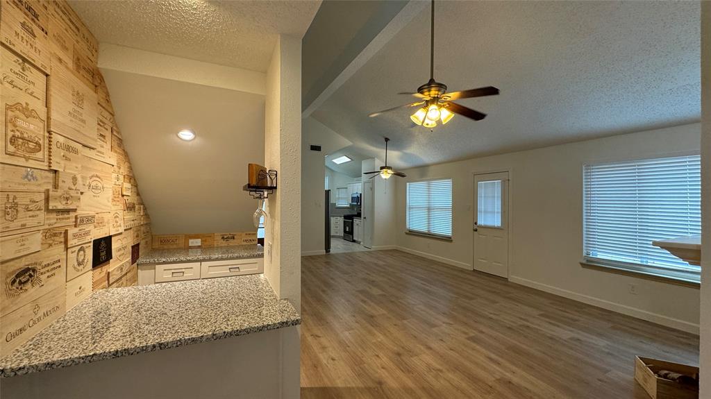 1054 Margate Drive, Pearland, Texas image 37