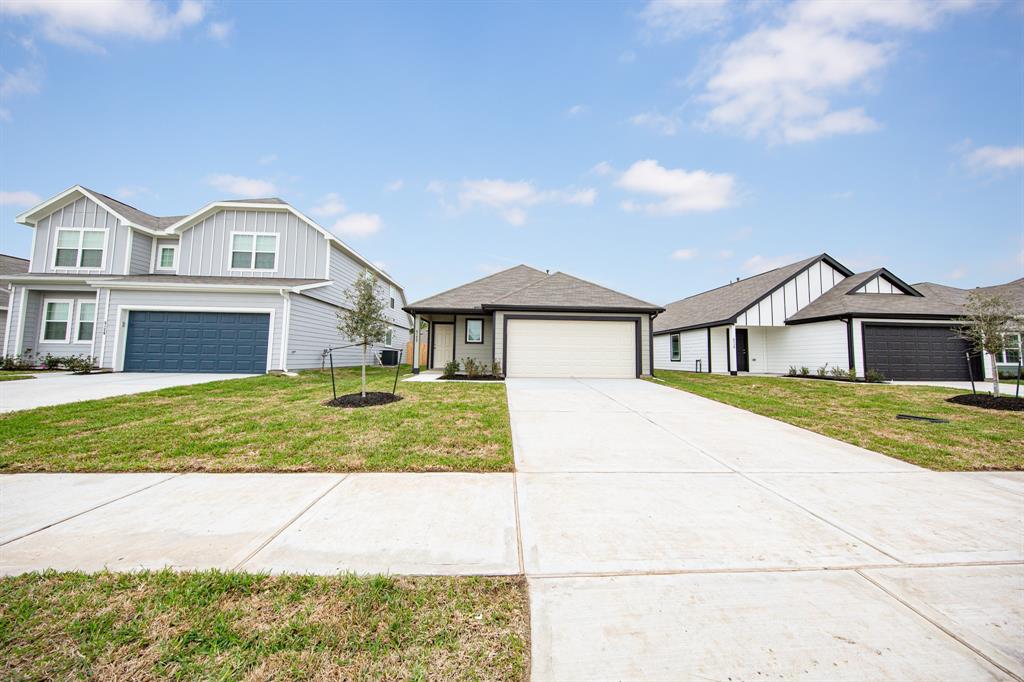5122 Shelby Katherine Drive, Rosharon, Texas image 2