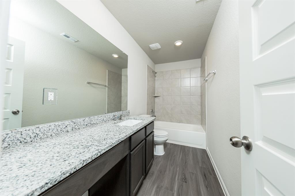 5122 Shelby Katherine Drive, Rosharon, Texas image 14
