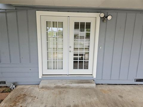 A home in Angleton