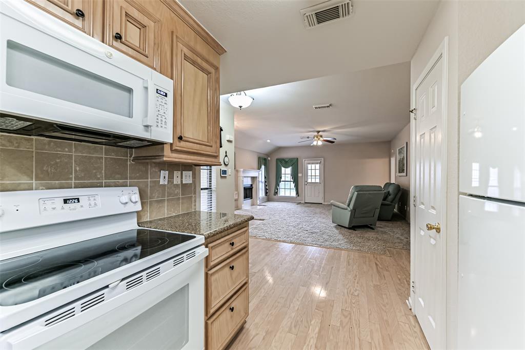 404 Live Oak Lane, Friendswood, Texas image 10