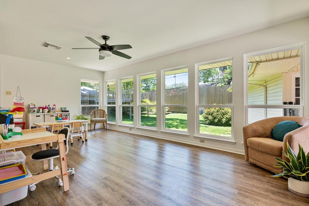 915 Timber Cove Drive, Seabrook, Texas image 11