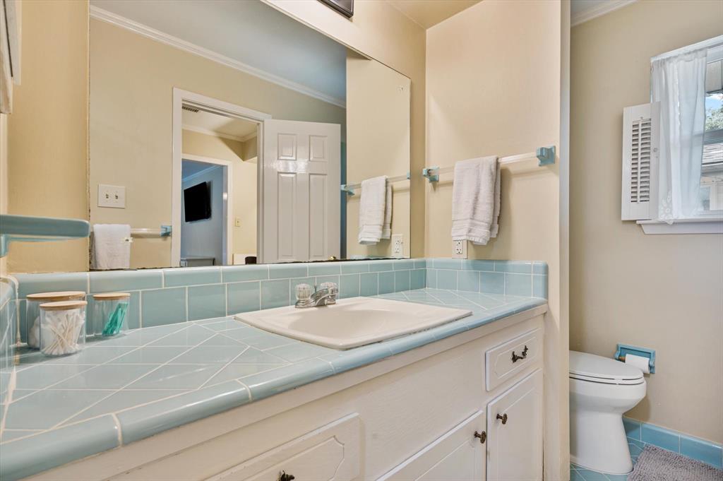 915 Timber Cove Drive, Seabrook, Texas image 32