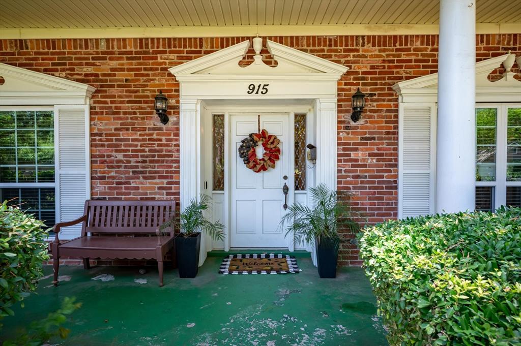 915 Timber Cove Drive, Seabrook, Texas image 3