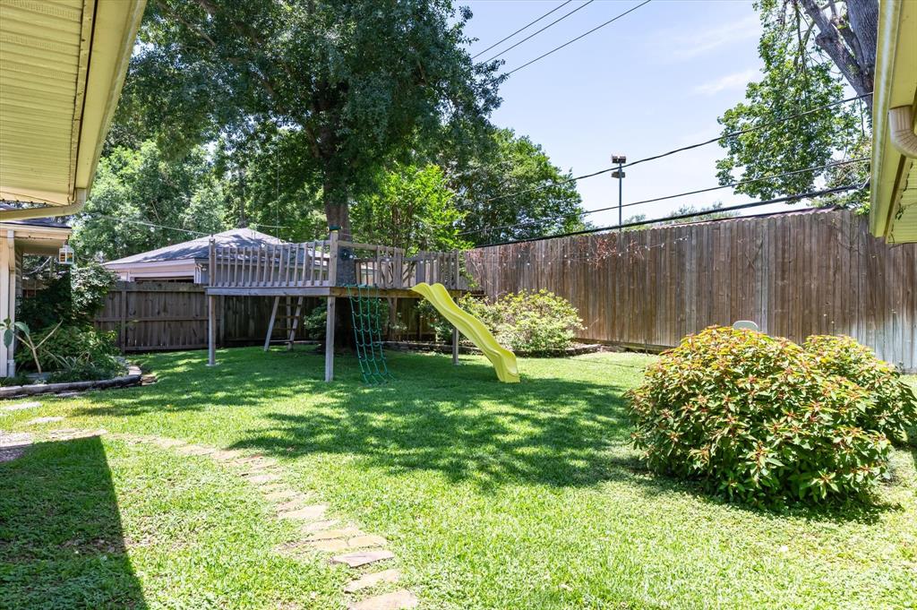 915 Timber Cove Drive, Seabrook, Texas image 6