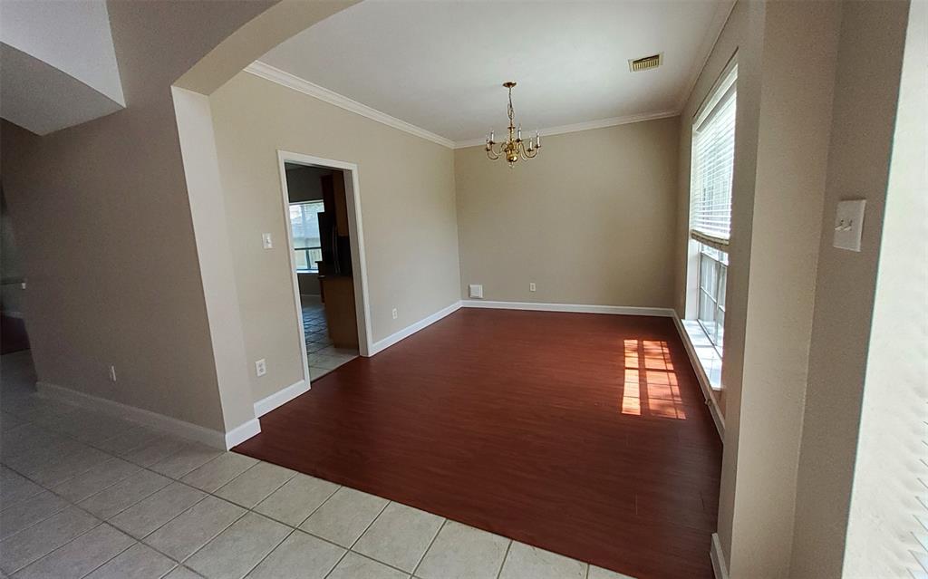 2707 Sun Beam Court, Pearland, Texas image 3