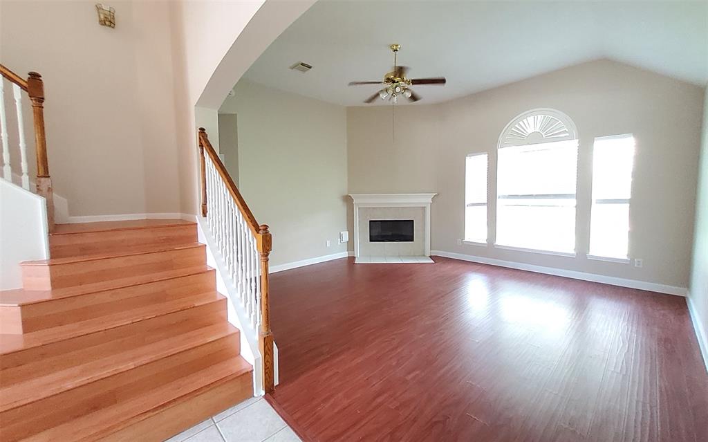 2707 Sun Beam Court, Pearland, Texas image 7