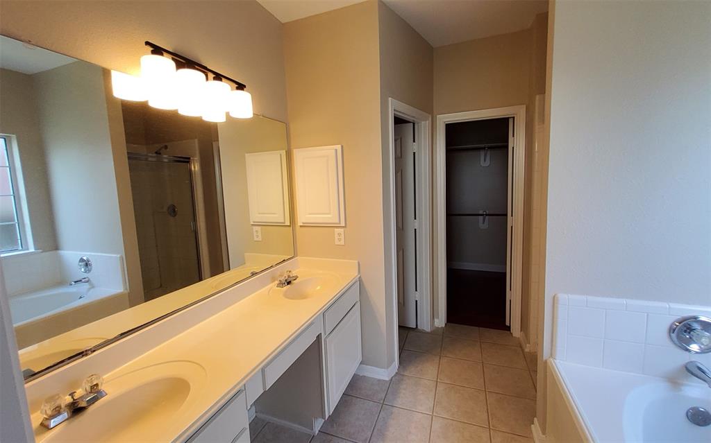 2707 Sun Beam Court, Pearland, Texas image 12