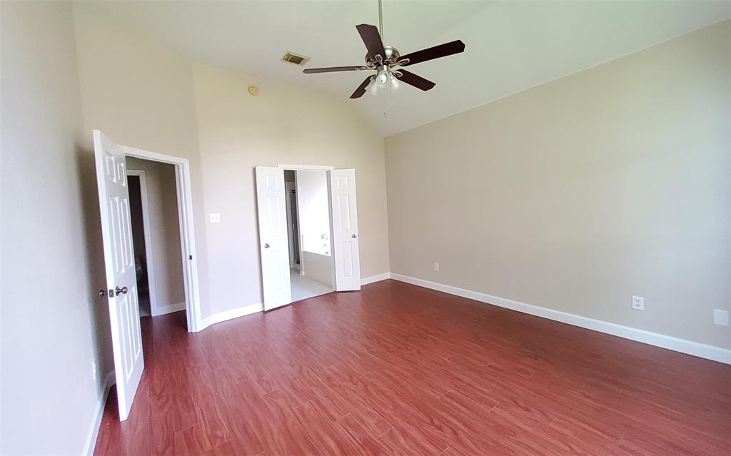 2707 Sun Beam Court, Pearland, Texas image 11
