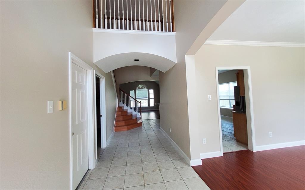 2707 Sun Beam Court, Pearland, Texas image 2