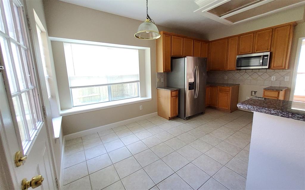 2707 Sun Beam Court, Pearland, Texas image 5