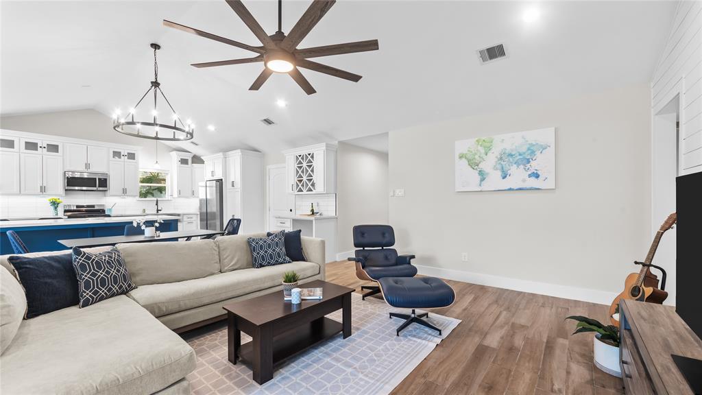 5939 Bankside Drive, Houston, Texas image 7