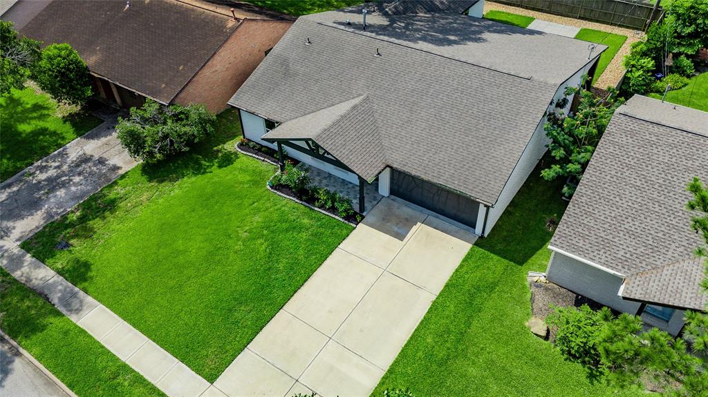 5939 Bankside Drive, Houston, Texas image 31