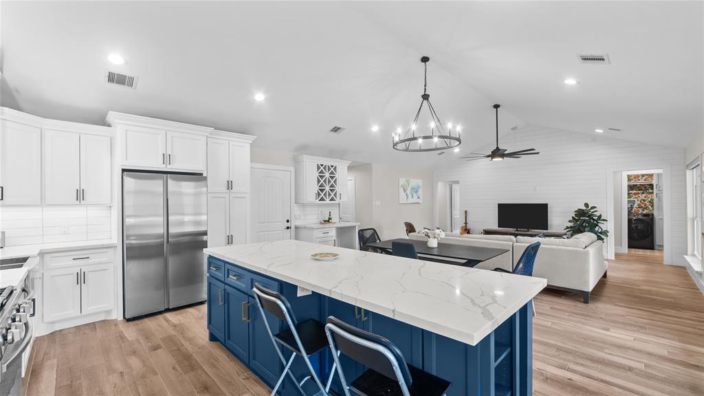 5939 Bankside Drive, Houston, Texas image 13