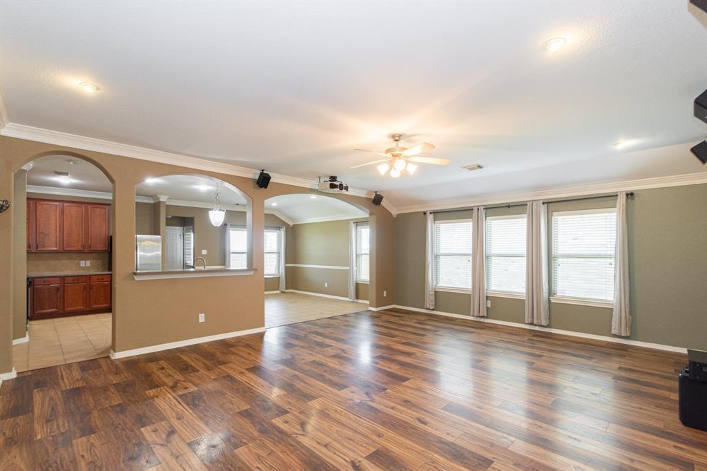 9419 Silver Ridge Drive, Rosharon, Texas image 4