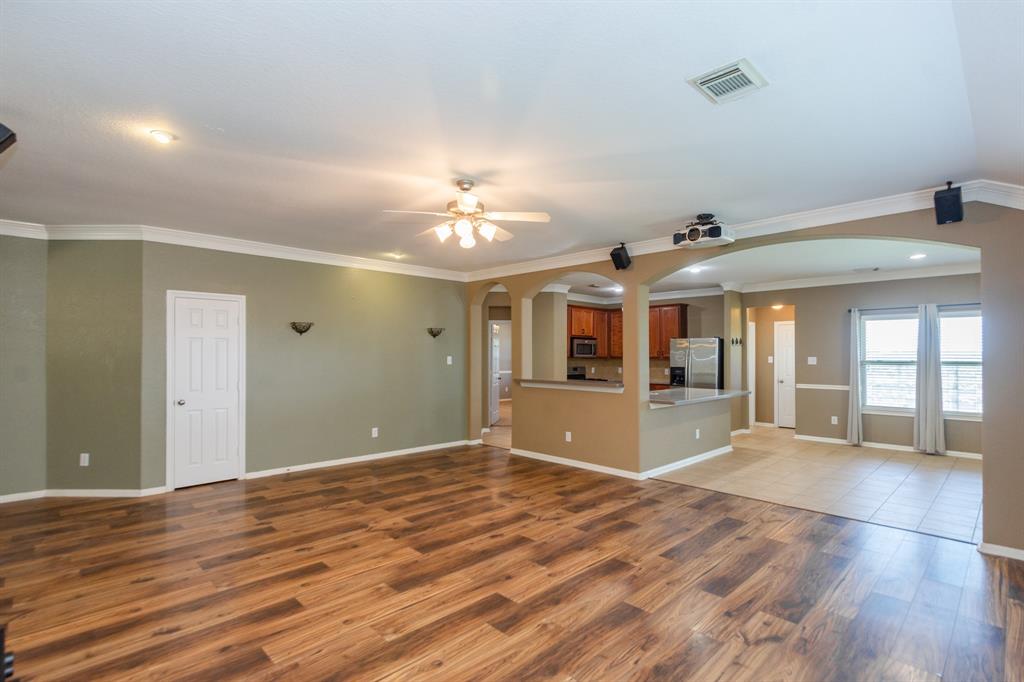 9419 Silver Ridge Drive, Rosharon, Texas image 3