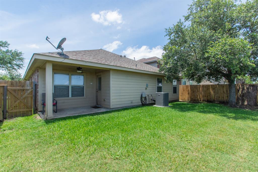 9419 Silver Ridge Drive, Rosharon, Texas image 13