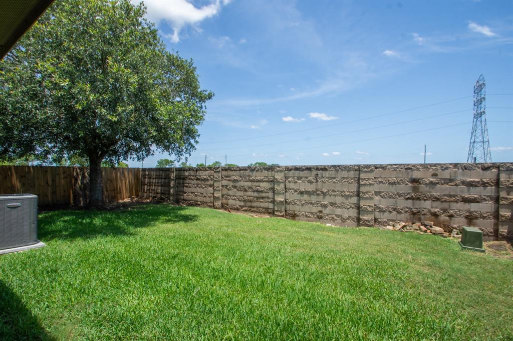 9419 Silver Ridge Drive, Rosharon, Texas image 14