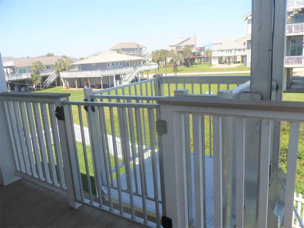 4214 Pirates Drive, Galveston, Texas image 5
