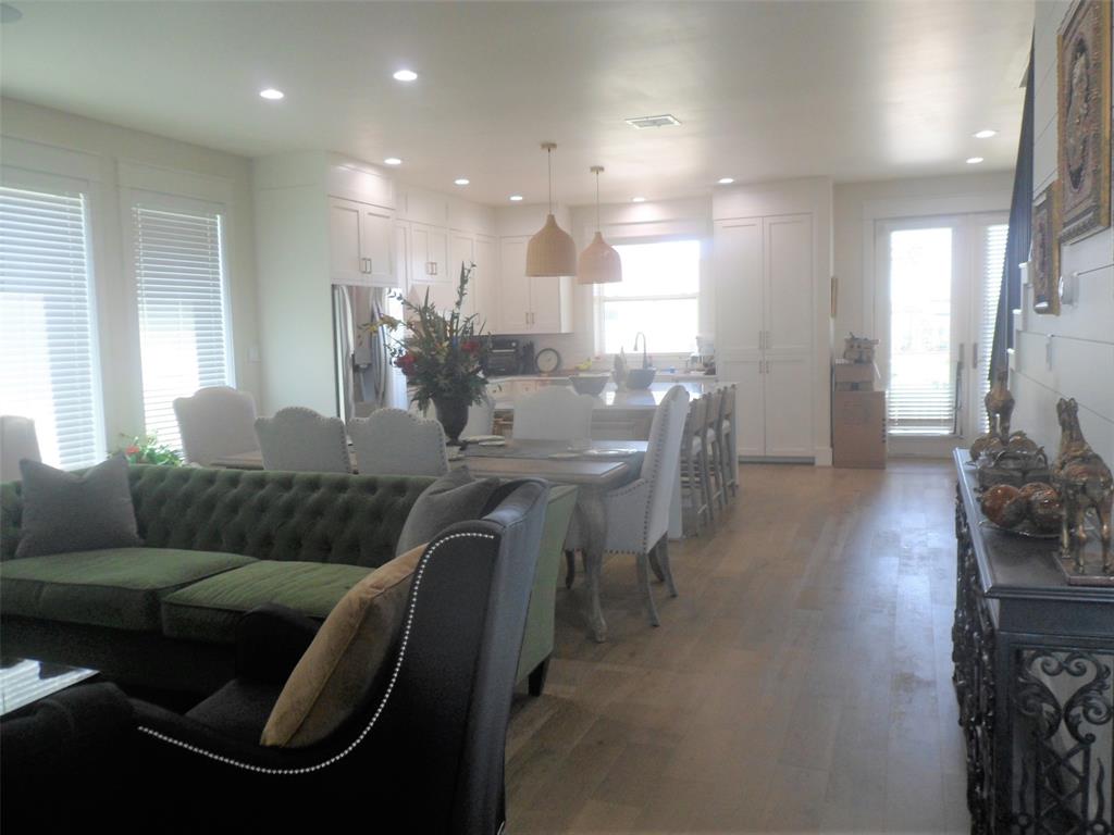 4214 Pirates Drive, Galveston, Texas image 9