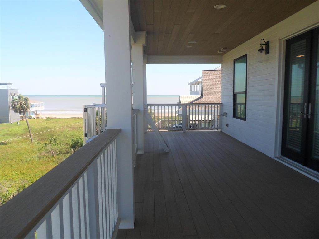 4214 Pirates Drive, Galveston, Texas image 1