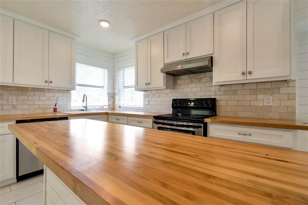 37702 Broncho Road, Simonton, Texas image 14
